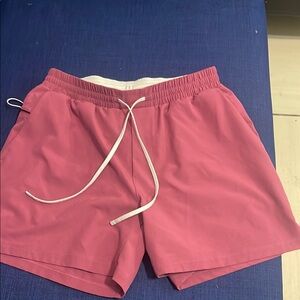 Lululemon men’s pool shorts 5” lined